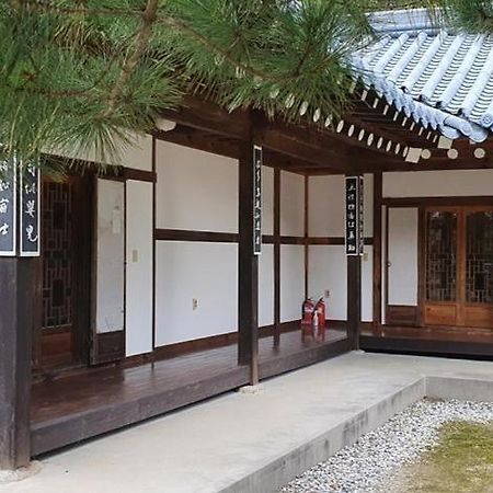 Gangneung Wangsangoal Hanok Pension Zewnętrze zdjęcie