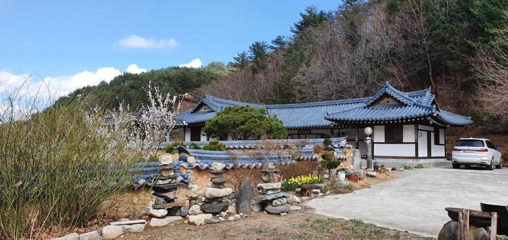 Gangneung Wangsangoal Hanok Pension Zewnętrze zdjęcie